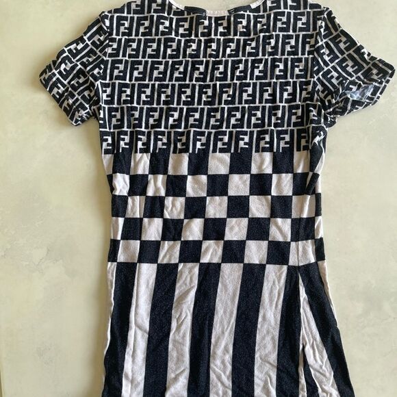 VINTAGE FENDI TOP BLACK & WHITE CHECKERED ICONIC HTF TOP MEDIUM SIZE 44 EURO? - Picture 3 of 5